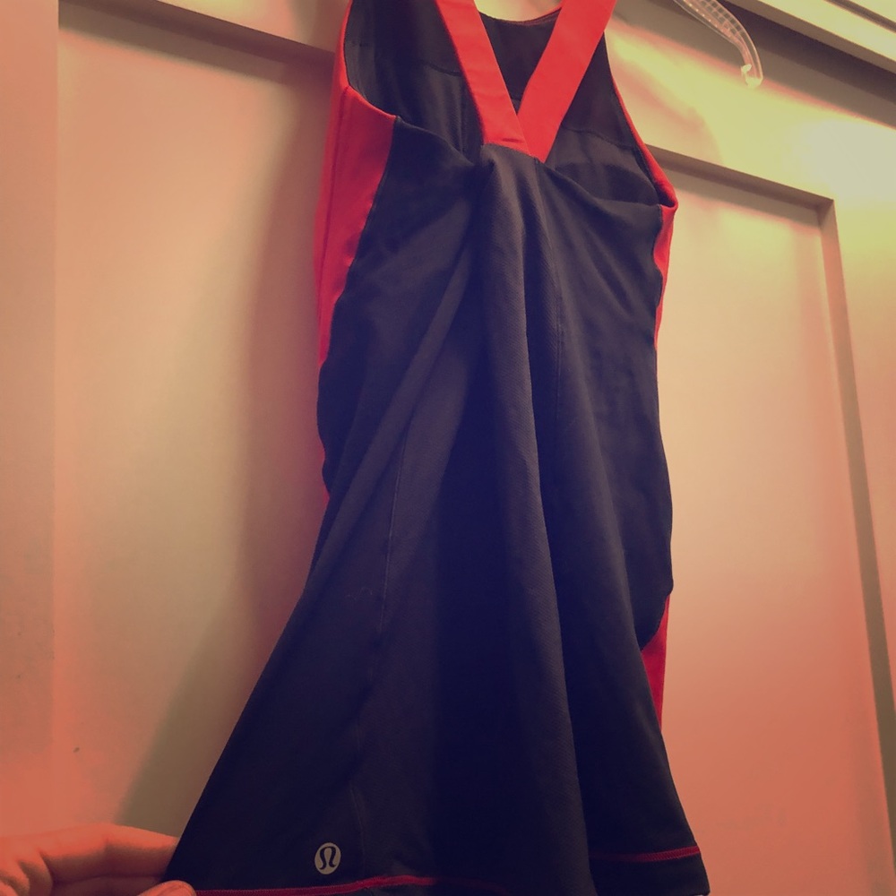 Lululemon tank with built in bra